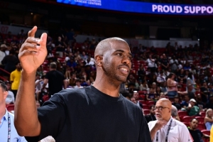 违规接触球员范迪克