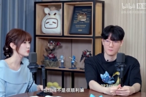 科比打比赛身后的人