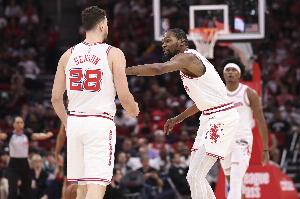 球场喊科比mvp