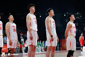 解说:防守难撑全场三分频漏 男篮老问题改不掉光有求胜欲不够