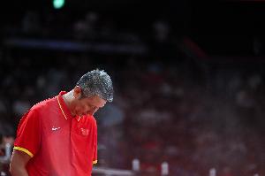 封闭集训半年的时间连亚运铜牌都没拿到 中国篮球怎么了？ ​​​