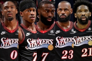 名记:从纸面来看76人拥有NBA最强首发 伤病和年龄是最大隐患
