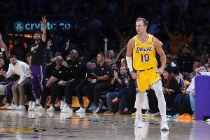 近5个赛季三分命中率Top10球员：肯纳德居首 八村&AJ·格林排二三