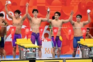 亚运会男子4x100米混合泳接力决赛：中国队夺金 实现该项目四连冠