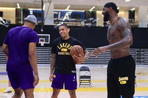 媒体人：国家队曾请知名NBA训练师来华 一堂课只给15分钟把人气走