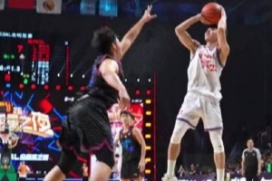 有你“豪”果”汁！曹芷豪VS段成果 CBA的强度到底怎么样？