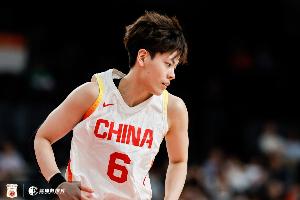 中国女篮半决赛首发：张曼曼 杨舒予 唐子婷 罗欣棫 陈明伶