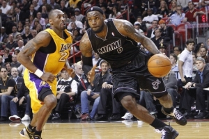 夸梅:詹姆斯参加活动投丢一球就放弃 他没有乔科那种关键球基因