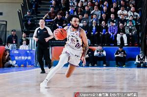 爵士官方：球队已经签下了中锋乔纳斯·艾杜和后卫杰伦·豪斯
