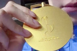 一诺晒亚运金牌:我会带着这份荣誉继续往前走 继续赛场拼尽全力