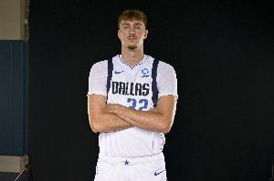 填满数据栏！弗拉格只打了上半场 14投7中得19分6板3助1断1帽