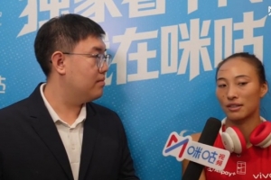 郑钦文：自己接发球一场比一场更好，二发时也能更具进攻性