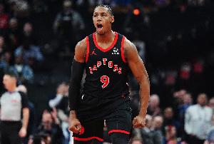 高效全能！巴雷特11中7拿下20分5篮板5助攻1抢断 正负值+21