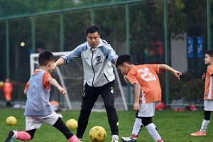 孙吉:我们选拔教练有三条红线,不准打骂、不准吃请、不准收礼