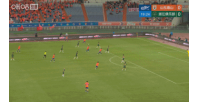 泰山1-0十人浙江！克雷桑1v2过人后送饼，马德鲁加破门