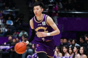 冲击对手防线！廖三宁11中7高效拿下15分5板2助2帽
