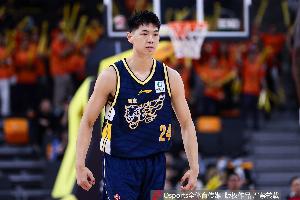 正负值+16！崔永熙半场出战14分钟 2中1拿5分6板5助1断1帽