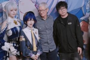 苹果CEO库克再访米哈游总部 百万粉丝女Coser参与接待并晒同框照