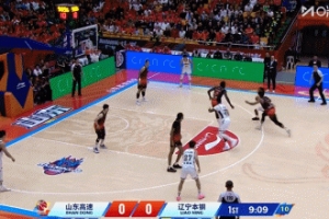 先声夺人！库珀抛传输送炮弹 克里斯开场空接炸扣