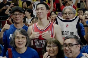 高光时刻共同见证！宋昕澔亲友团们从台湾远道而来为他加油！
