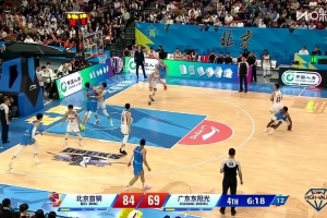 巴里·布朗20分4篮板10助攻1抢断1封盖！杨鸣：这就是版本答案！