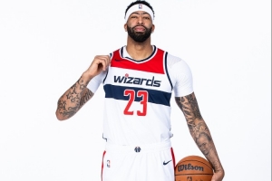 这才是当家球星！浓眉第三节18分杀疯了！三节怒轰30分11板！