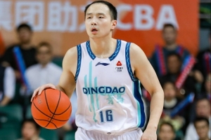 你也战旧主！王奕博半场出战18分钟 7中4拿到9分2板8助