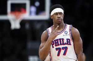 13个篮板！纳斯：我们需要冲进来抢篮板的人 VJ连续几场都做到了