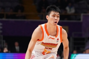 还得继续找状态！庞峥麟半场11分钟4中0 无得分仅有1板&有2失误