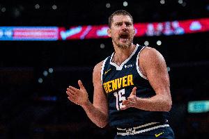 不能划水了！约基奇半场10中5拿下13分3板6助2断 4失误