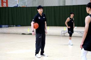 鲁媒：明晚迎战领头羊 山东男篮不惧北京首钢 班顿能否自我救赎？