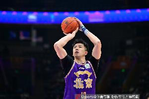 难救主！邹雨宸6中3贡献14分6板3帽 罚球8中6