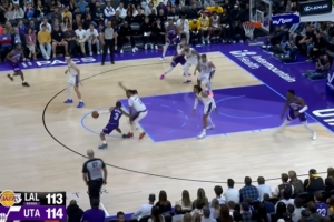 NBA官方：湖人球员扎威在对阵爵士的比赛中假摔 罚款2000美元