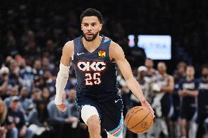 持续输出！阿杰伊·米切尔半场11中6拿下全队最高14分外加3板1助