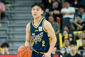 状态一般！徐杰8投2中&三分4中1得5分2板1助1断 正负值-7