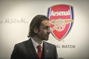 皮雷：当年半场落后利物浦曾致温格发脾气 和亨利卡努踢球很容易