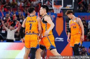 火力靠谱！李弘权7中4拿12分9板 李添荣5中4得13分6板