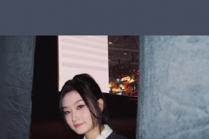 一雪发布自拍：王者是我玩最久的游戏，成为工作真不可思议