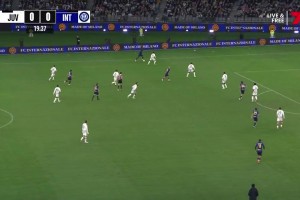 黄嘉溢门前抢射破门！莆田队1-0领先龙岩队了！