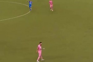 别吵了看我表演！梅西与对手主帅较劲，用这颗进球打脸！⚽