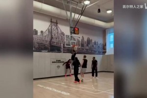 这反差绝了 盘点哈林篮球队最爆笑的“小打大”名场面！