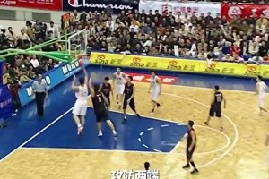 刚在NBA打了一年的姚明，回到亚洲赛场简直就是虐菜啊！