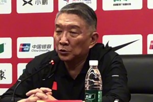 中国女篮的好苗子来啦！以曹熙琛的2米2的身高 对手得蹦半天