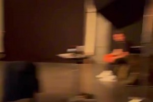 稍显内敛！郇斯楠随普渡大学参加赛季前拍摄活动