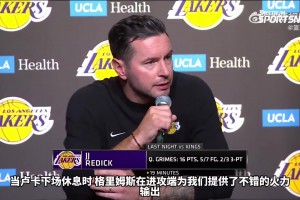 小帅在澳门的人气真高啊！杜兰特给粉丝签名，粉丝大喊“我爱你”