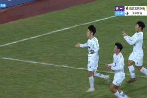 太猛了！中冠赛场上这粒进球，仿佛将拼搏二字具象化了！