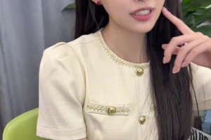 美女主持辰辰：勇士这比赛看了不烧心 ？库里44分怎么夸！